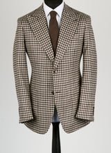 Load image into Gallery viewer, New SUITREVIEW Elmhurst Brown/Green Houndstooth Wool and Silk Luxury Blazer - Size 38R