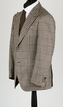 Load image into Gallery viewer, New SUITREVIEW Elmhurst Brown/Green Houndstooth Wool and Silk Luxury Blazer - Size 38R
