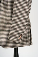 Load image into Gallery viewer, New SUITREVIEW Elmhurst Brown/Green Houndstooth Wool and Silk Luxury Blazer - Size 38R and 42S