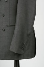 Load image into Gallery viewer, New SUITREVIEW Elmhurst Charcoal Gray Pure Wool All Season Super 110s Suit - Size 38R