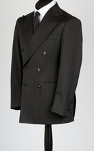 Load image into Gallery viewer, New SUITREVIEW Elmhurst Dark Gray Pinstripe All Season Wool Super 110s Suit - Size 40L