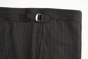 New SUITREVIEW Elmhurst Dark Gray Pinstripe All Season Wool Super 110s Suit - Size 40L