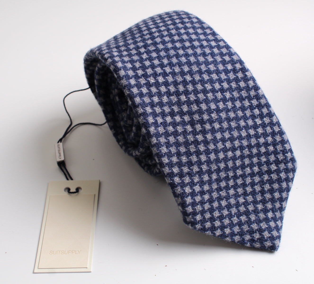 New SUITSUPPLY Gray Square Wool and Silk Tie